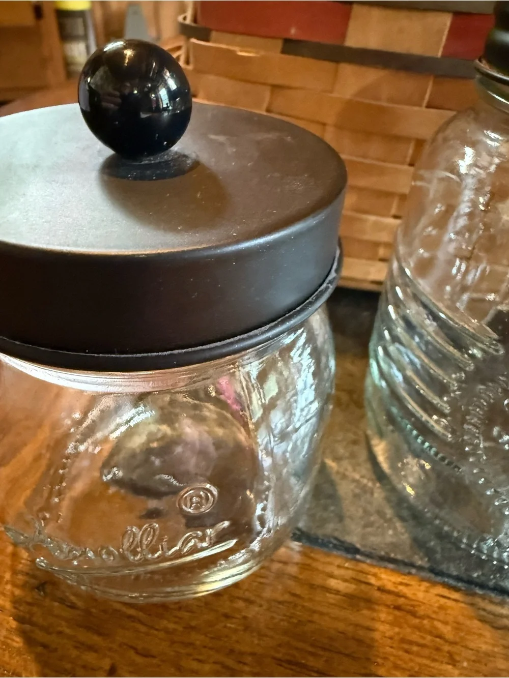 Old Fashioned Clear Glass Mason Jar with Black Lid - Home Kitchen